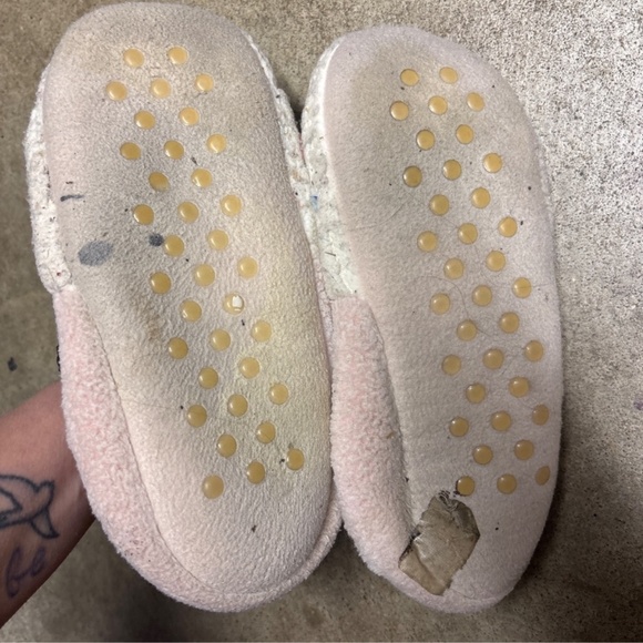 WW House slippers / grippy sock slippers well worn - Picture 3 of 3